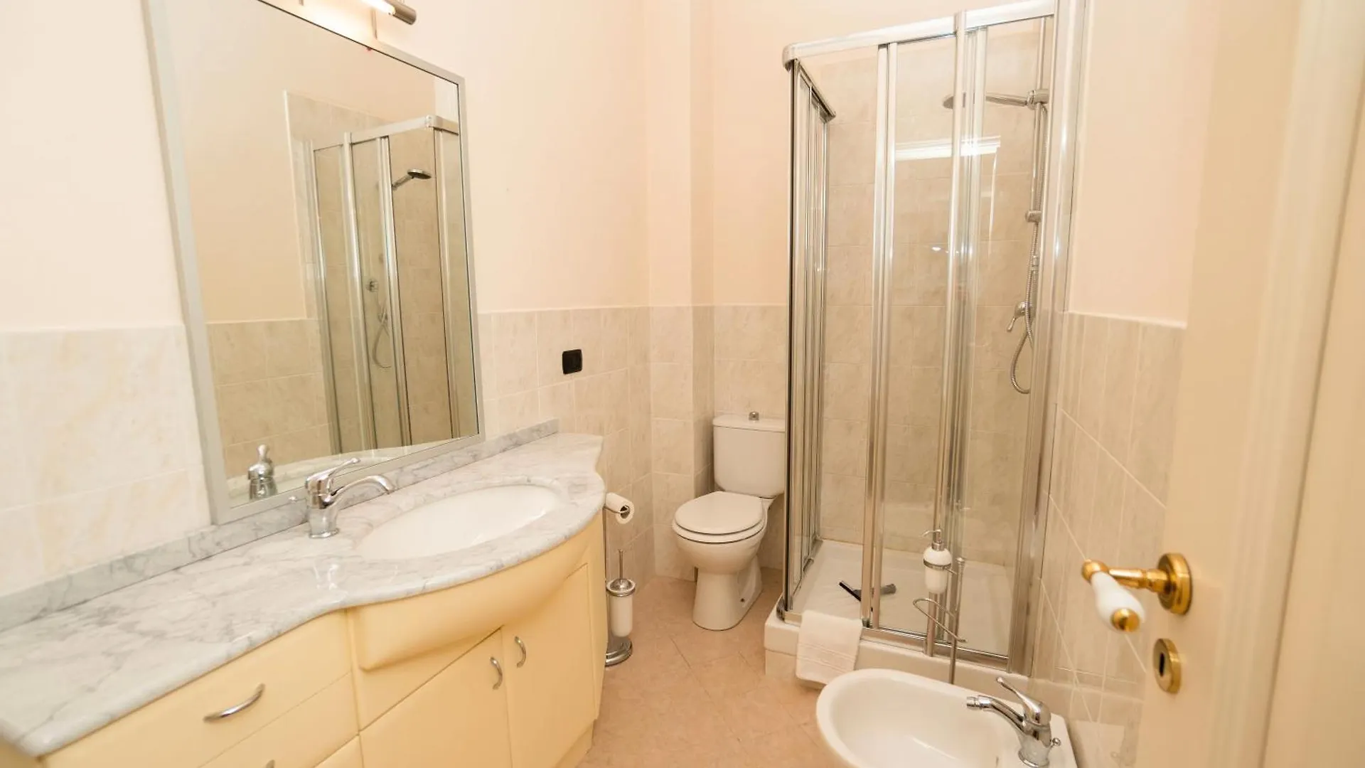 Lucca Storica Parcheggio Incluso Apartment 0*,