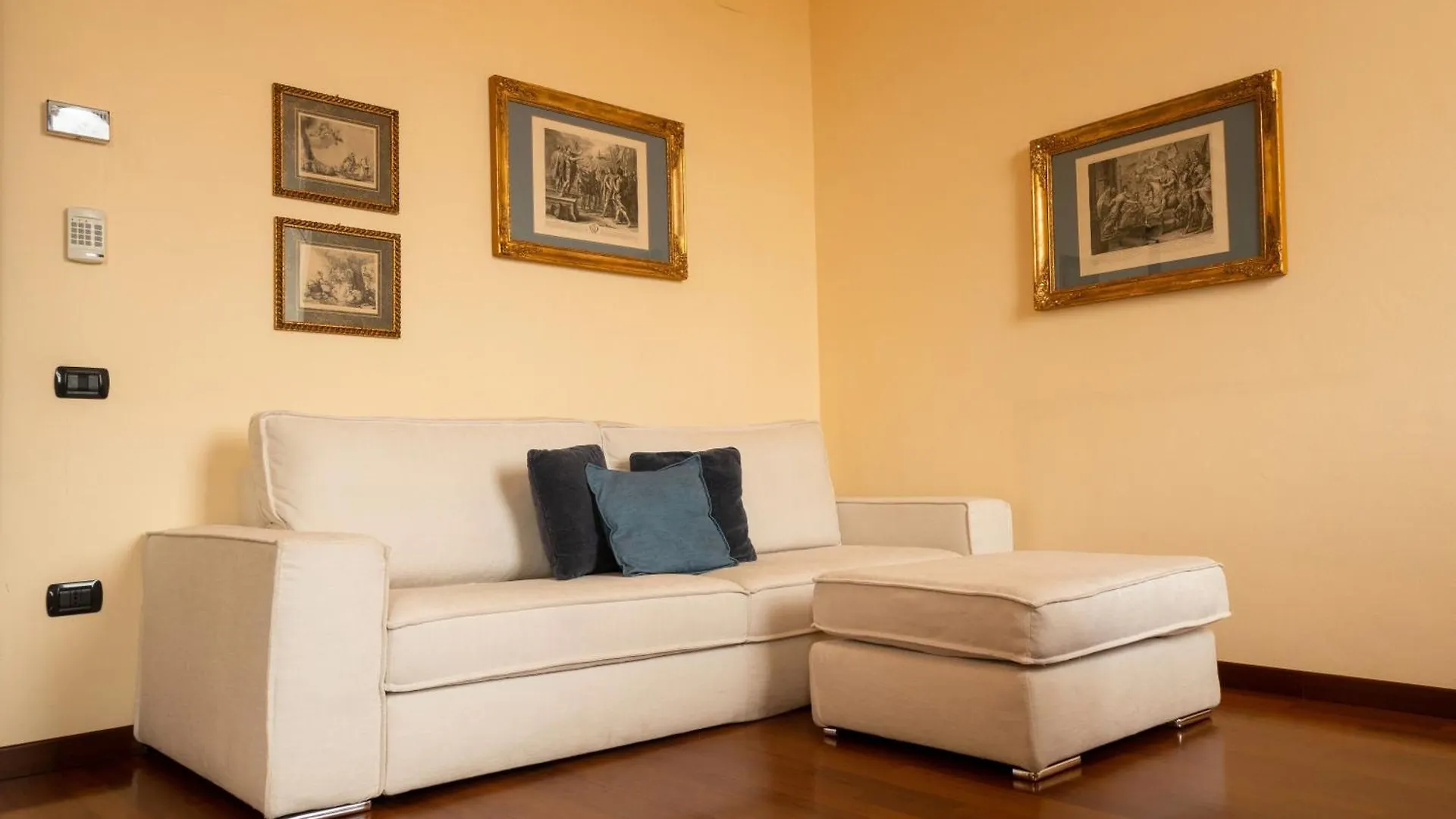 Lucca Storica Parcheggio Incluso Apartment Italy