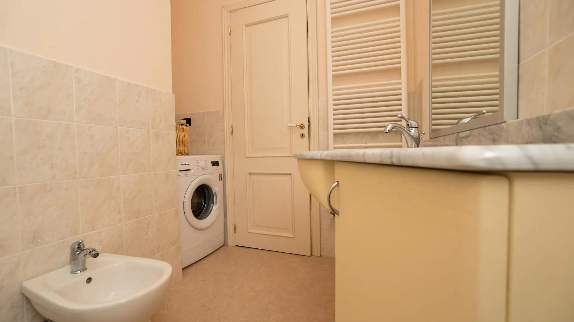 Apartamento Lucca Storica Parcheggio Incluso 0*,