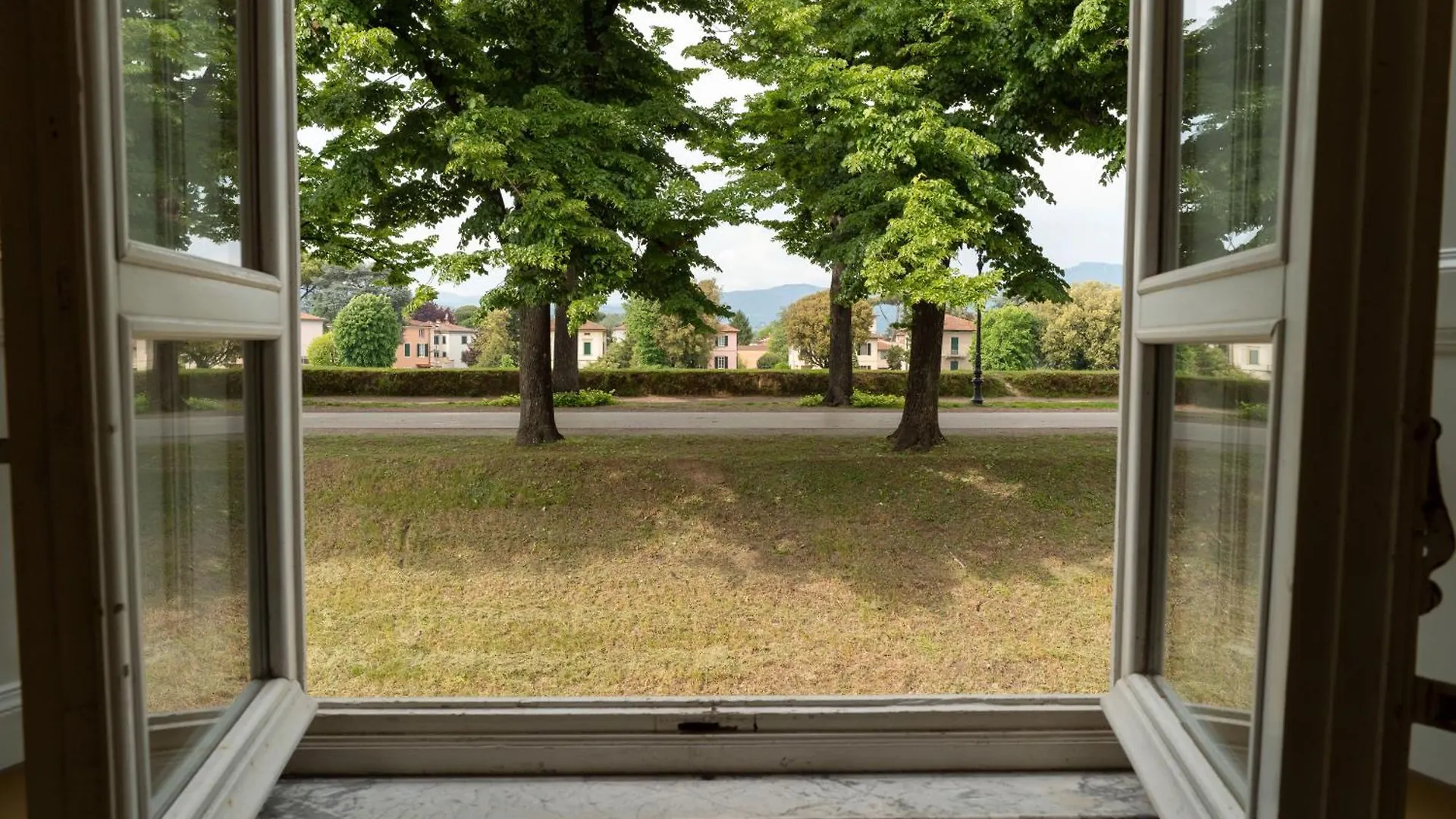 Lucca Storica Parcheggio Incluso Apartment 0*,