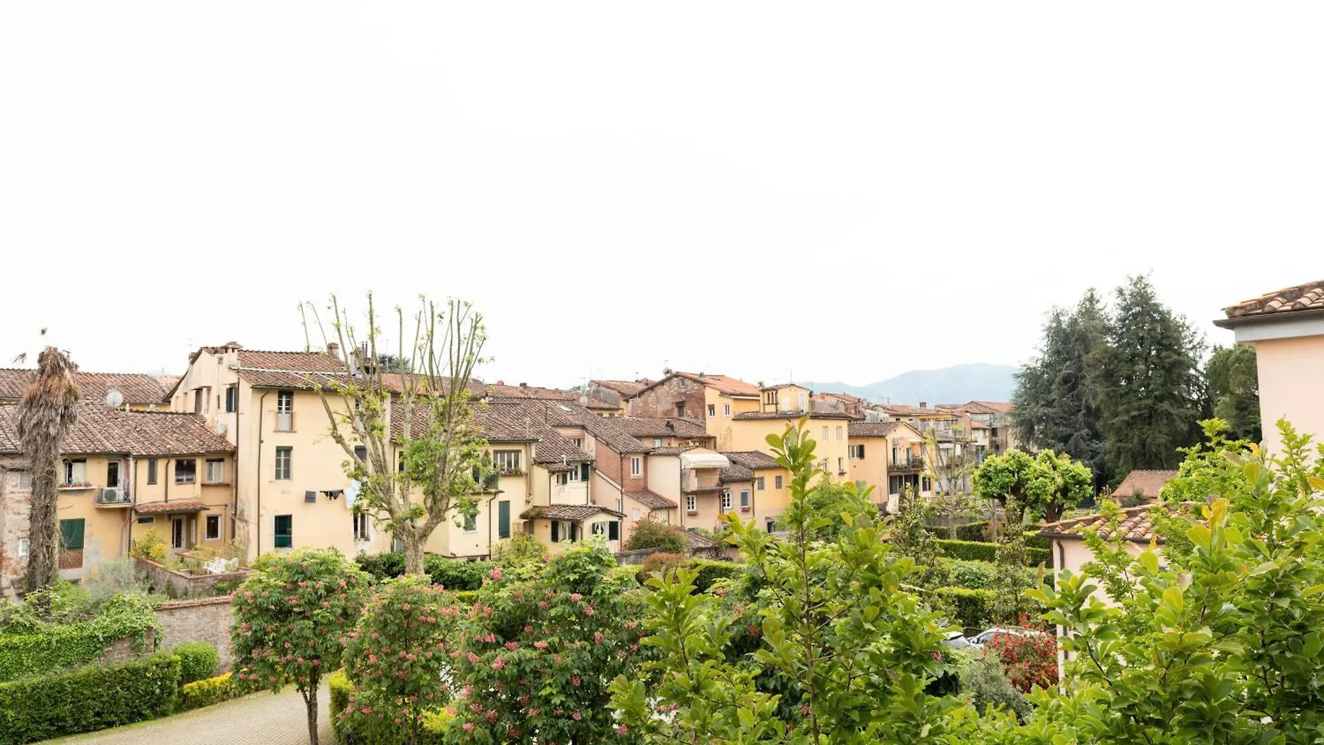 Lucca Storica Parcheggio Incluso Apartment 0*,
