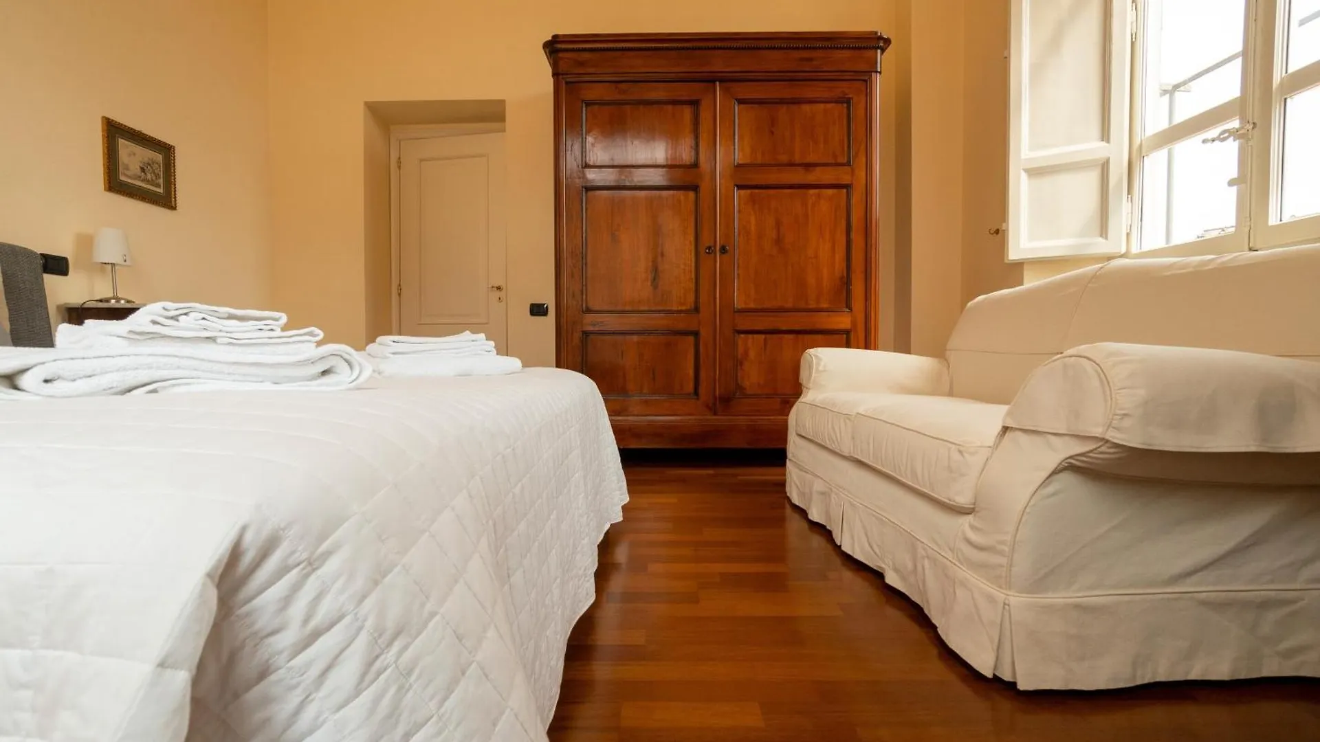 Lucca Storica Parcheggio Incluso Apartment Italy